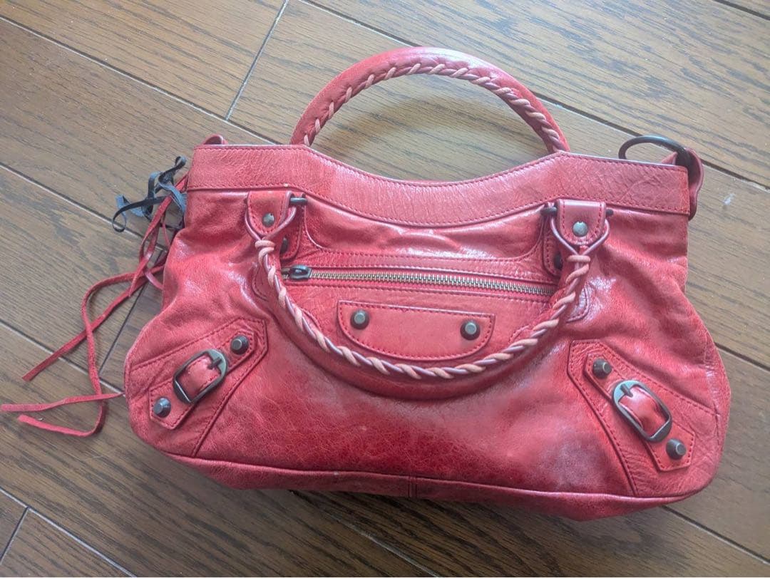 バレンシアガ　ザシティ