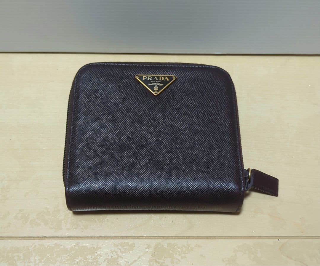 【美品】PRADA 二つ折り財布 ブラウン サフィアーノレザー　値段交渉◯
