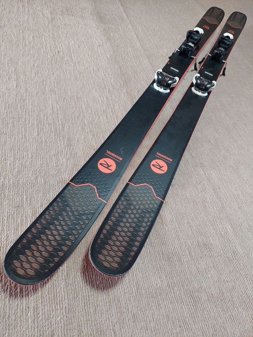 ロシニョール ROSSIGNOL SKY7 HD 188 フリーやパウダー