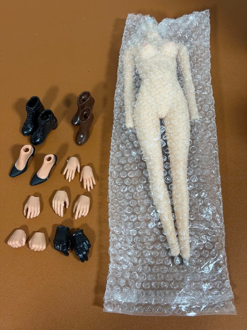 未使用品(パーツ取り)　1/6スケール 女性シームレスボディ