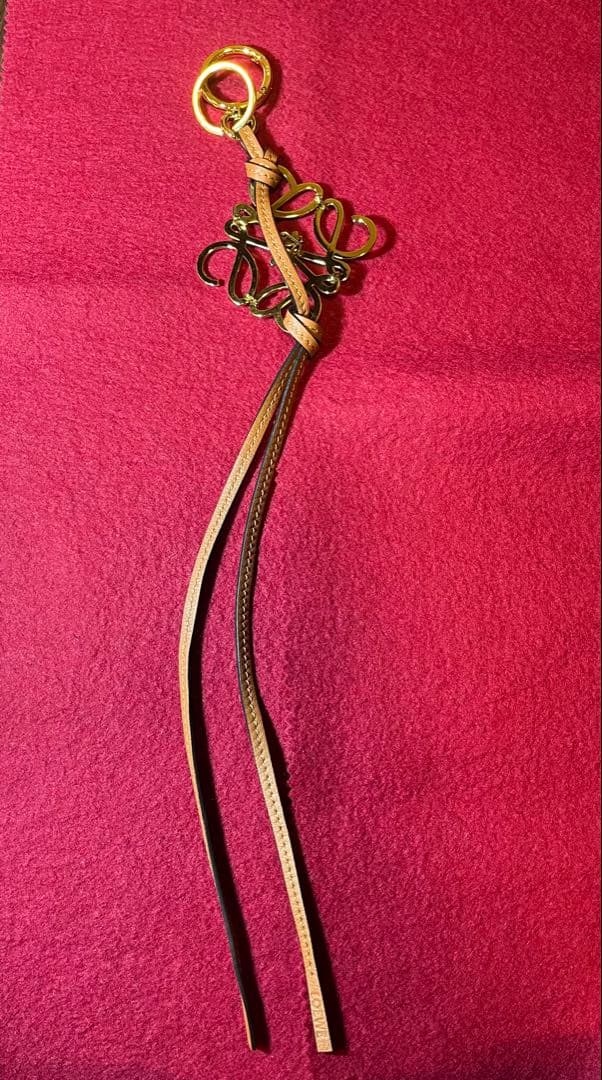 LOEWE アナグラムチャーム キーホルダー