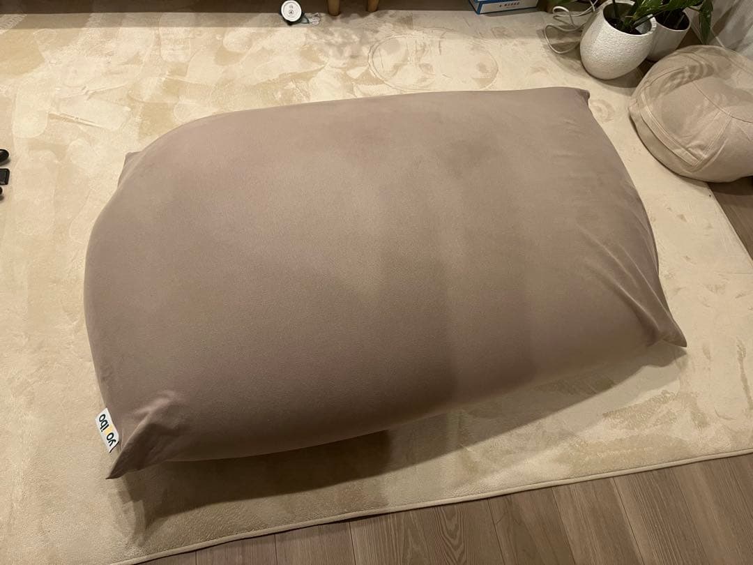 【美品】Yogibo midi ベージュクッション