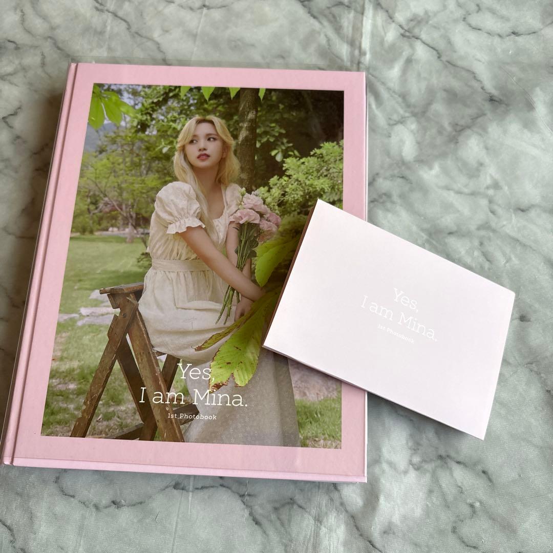 Yes. Iam Mina. 写真集　ミナ