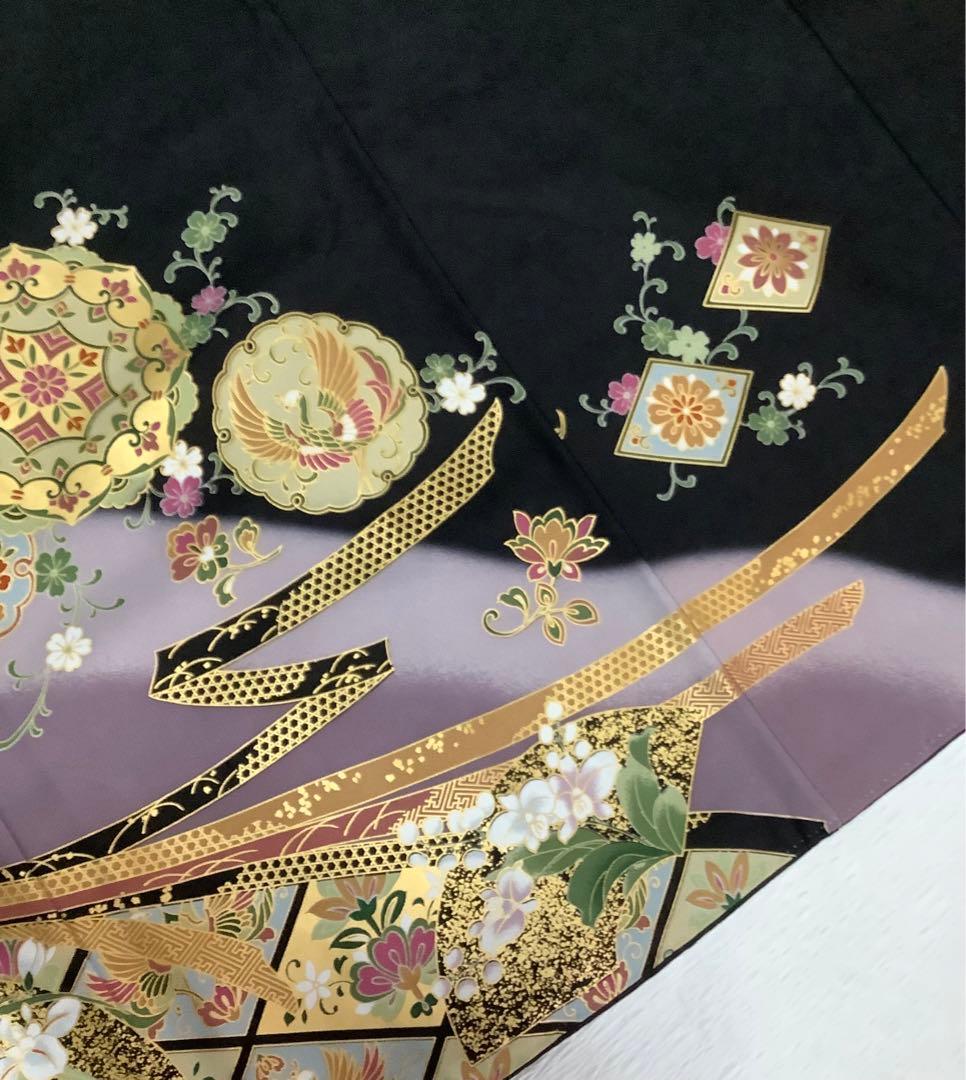正絹黒留袖　束ね熨斗正倉院花鳥文　金彩　⑧( 訪問着、紬、袋帯なども出品)