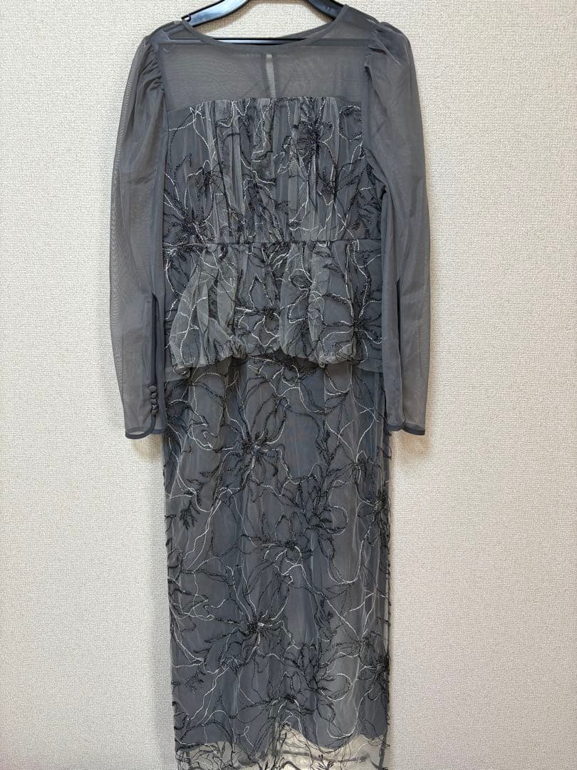 新品　今季　nianaニアナラメ刺繍レイヤードドレス オケージョンドレス　グレー