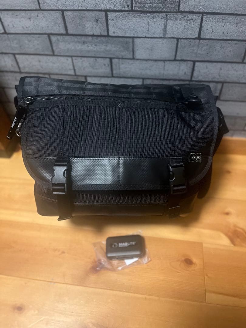 【美品】PORTER HEAT ポーターメッセンジャーバッグ 黒 吉田カバン