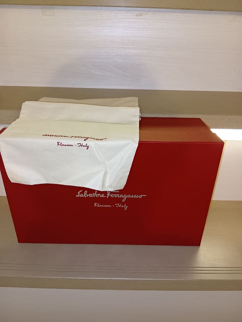 靴 Salvatore Ferragamo PARIGI Rubino 8 EE