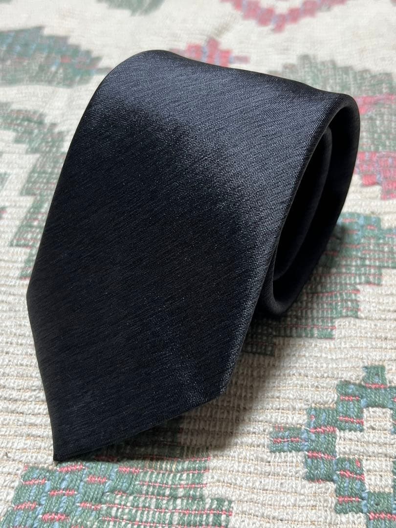 美品 Brioniグレーソリッドネクタイ ブリオーニ シルク100%