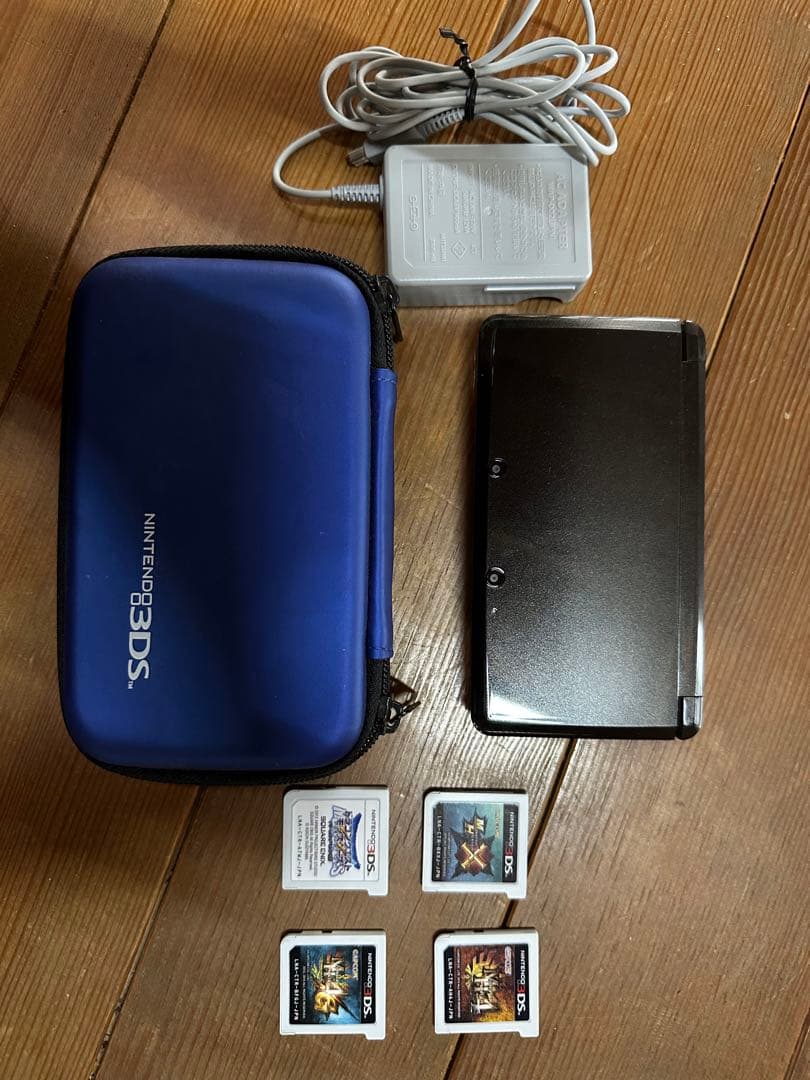 3DSライト　本体、ケース＋カセット4つ
