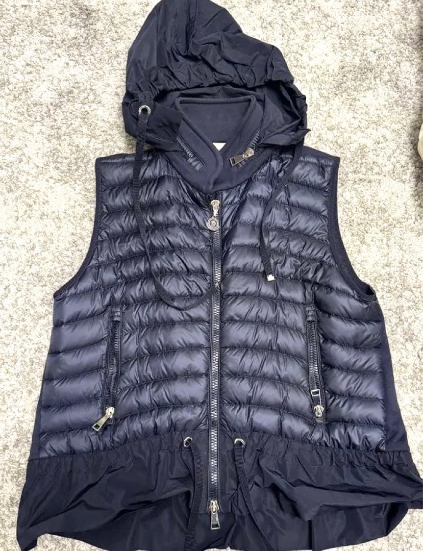 MONCLER ネイビー ダウンベスト フード付き