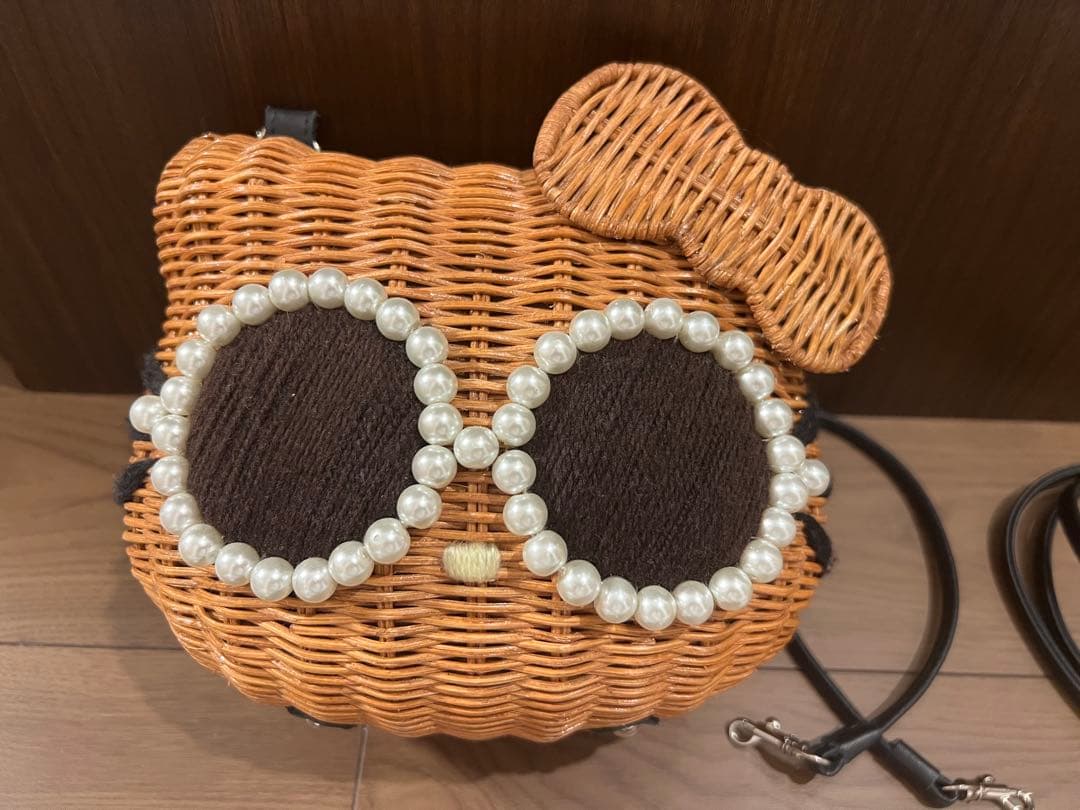 日焼けキティ a-jolie × Hello Kitty かごバッグ