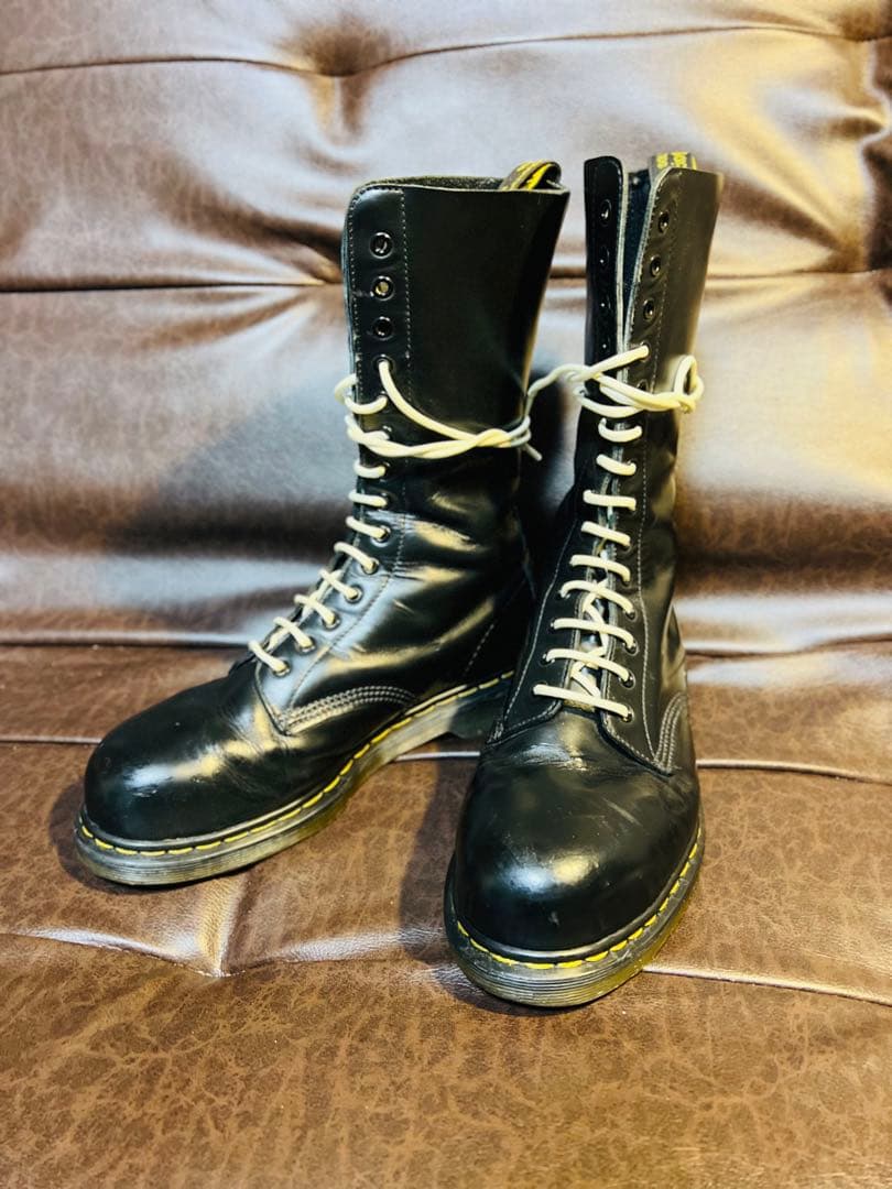 ドクターマーチン スチールトゥ uk9 イングランド 英国 14ホールブーツ