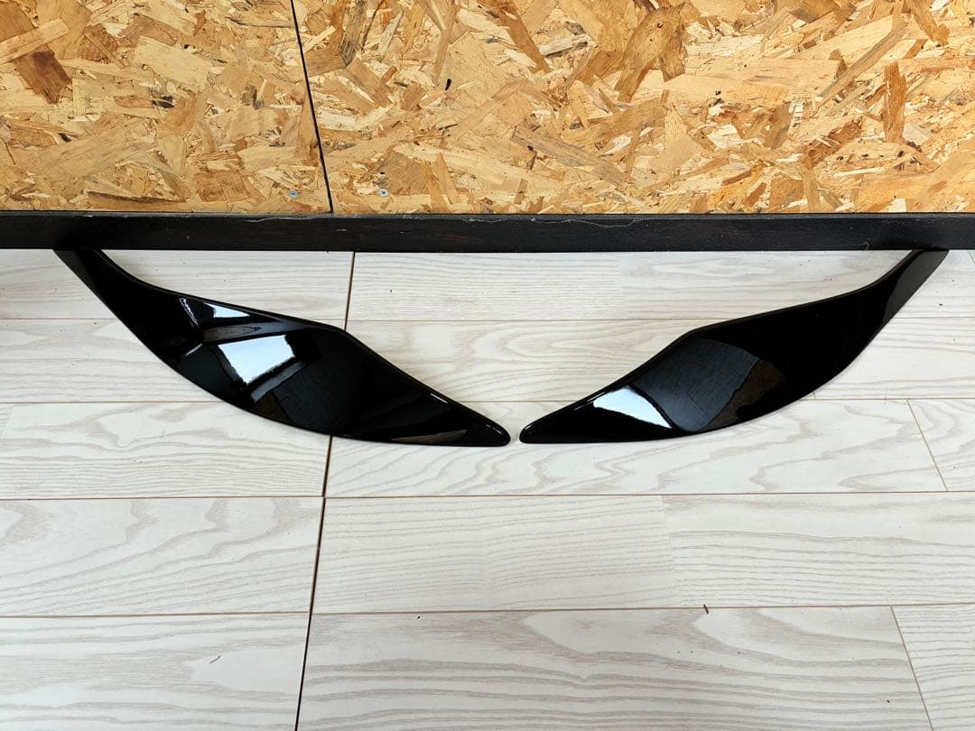 クラウン　200系　ヘッドライト　アイライン　202ブラック塗装品