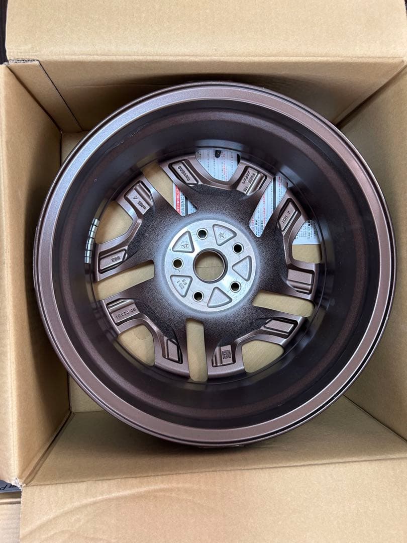 たろそ　スバル 18インチ ブラウンホイール 1本センターキャップセット