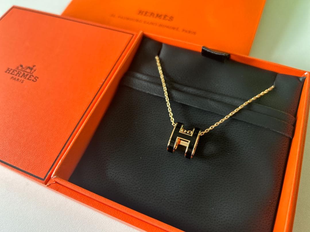 美品~HERMES ロゴネックレス ゴールド